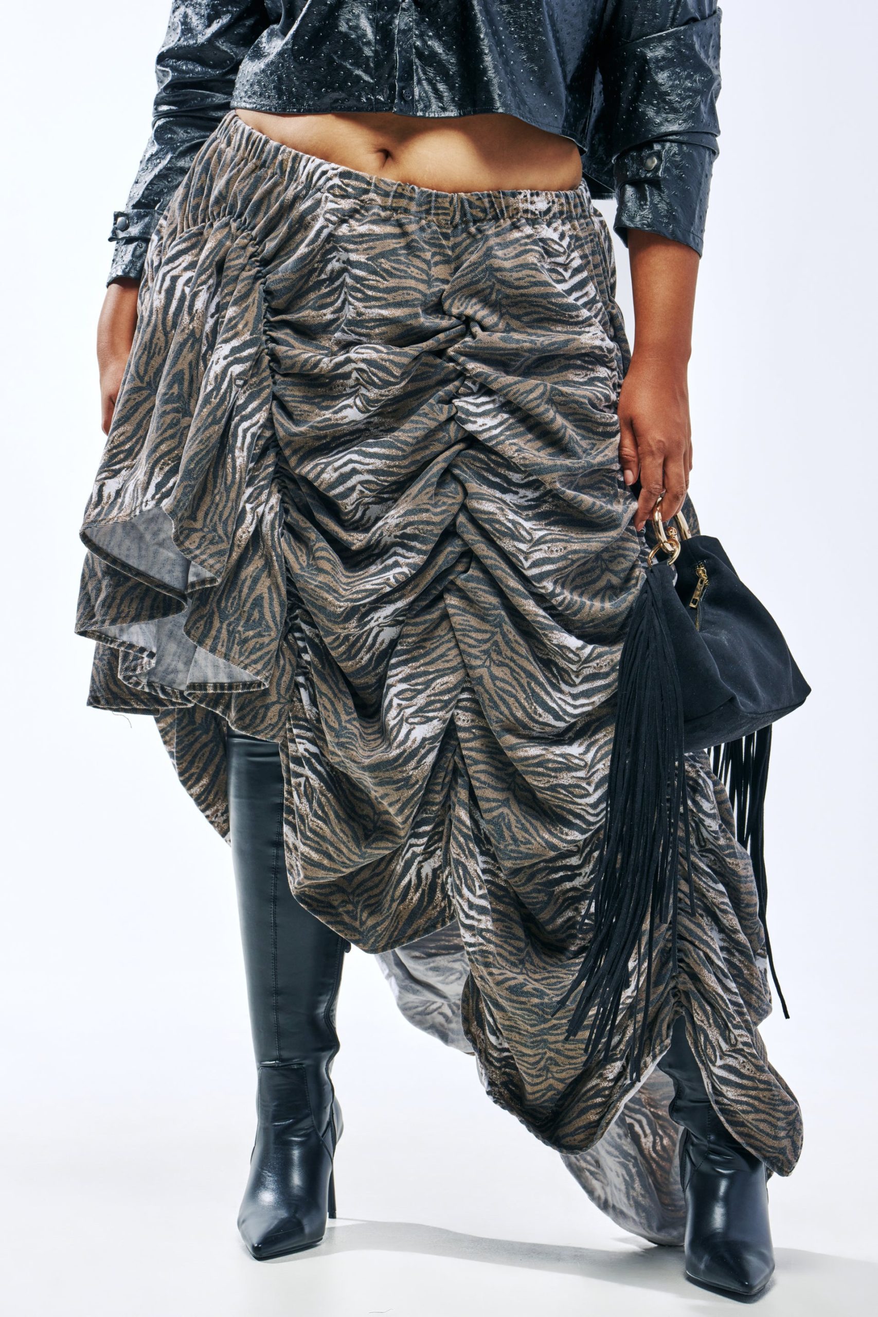 ALL OVER THE PLACE RUCHED MIDI SKIRT - Image 9