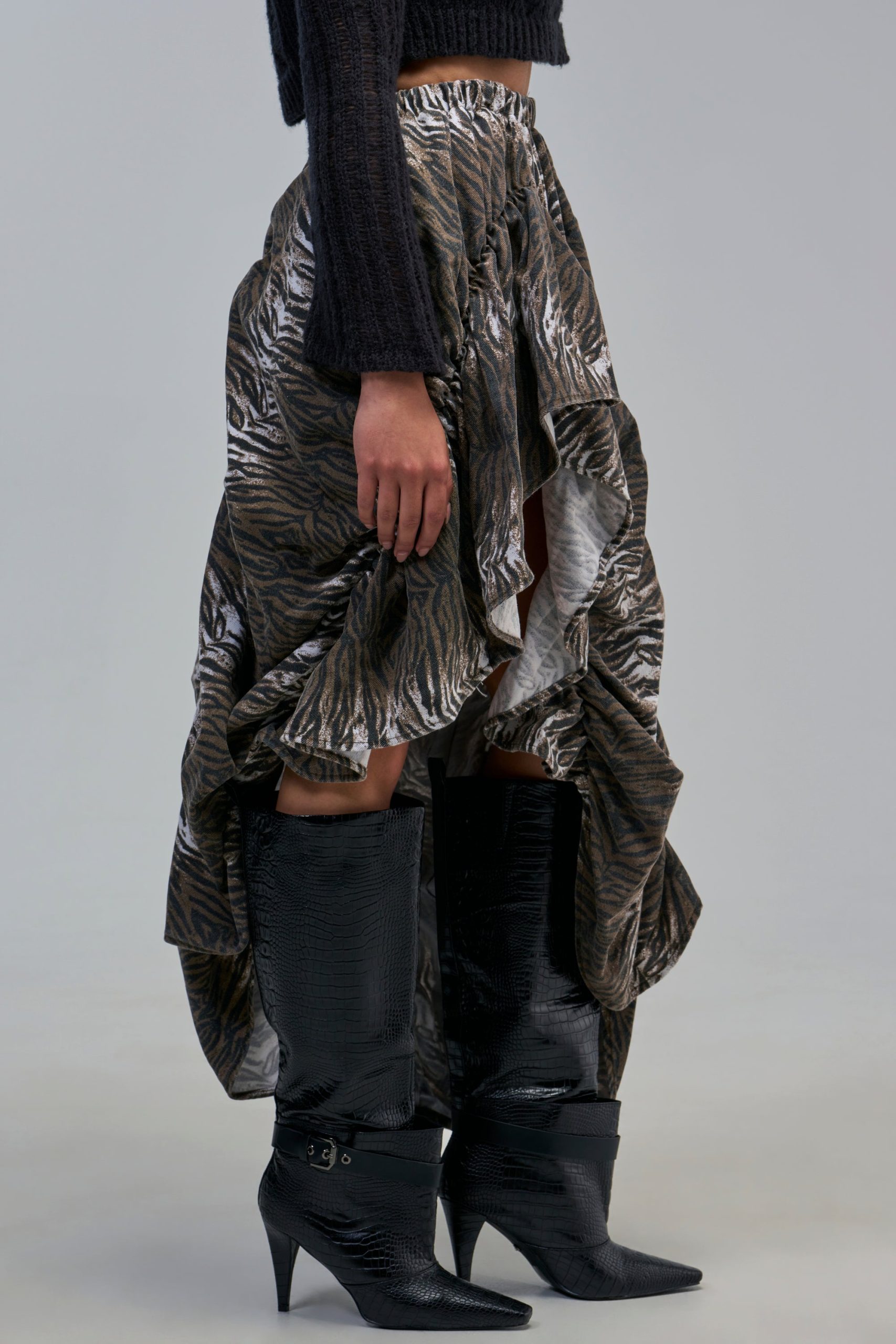 ALL OVER THE PLACE RUCHED MIDI SKIRT - Image 7
