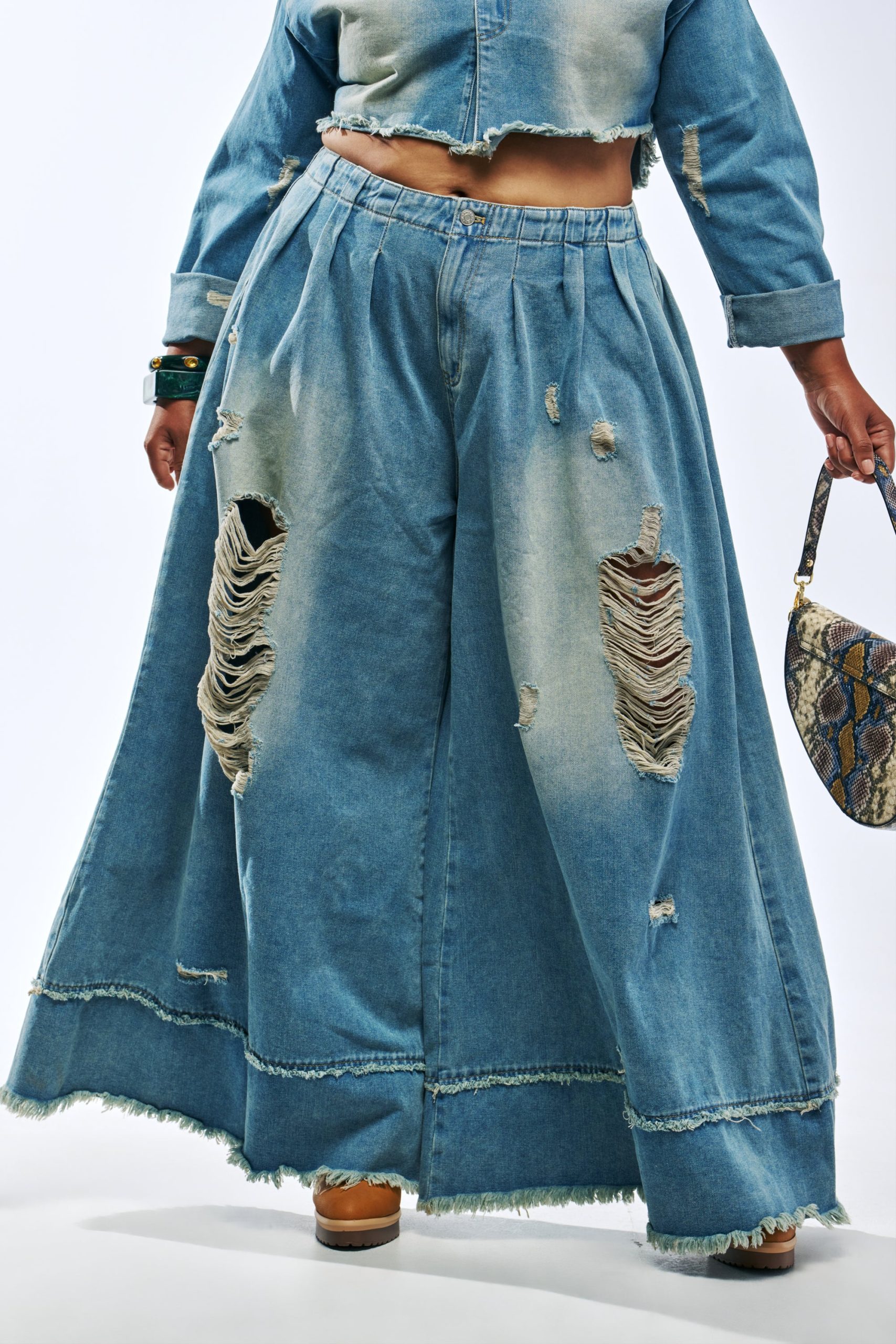 WIDE LEG DENIM IN MEDIUM BLUE DENIM - Image 3
