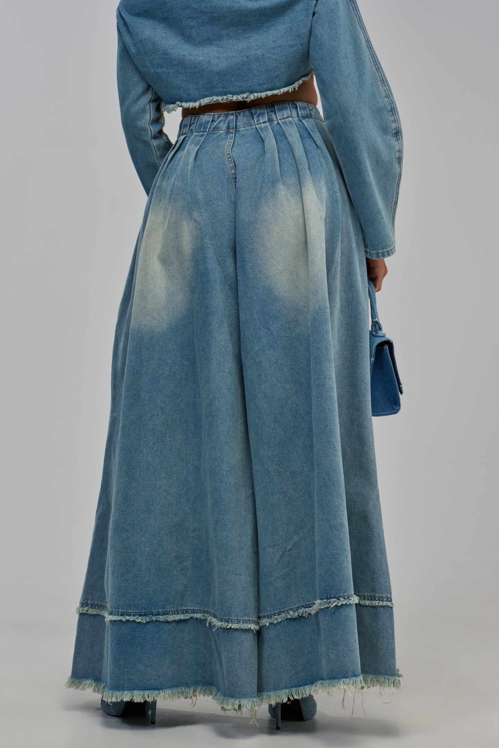 WIDE LEG DENIM IN MEDIUM BLUE DENIM - Image 8