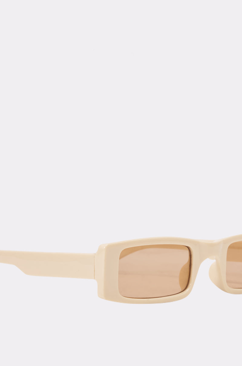 SUMMER LOVIN' SUNGLASSES