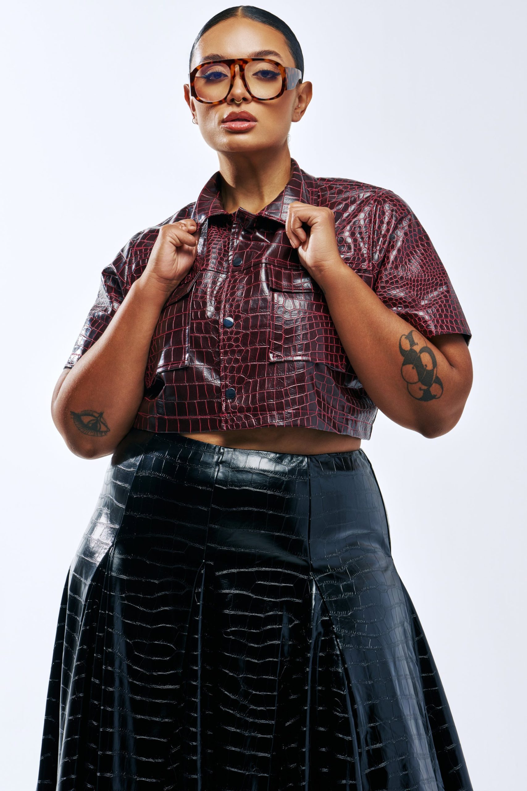 BORDEAUX CROC UTILITY CROP BUTTON DOWN - Image 5