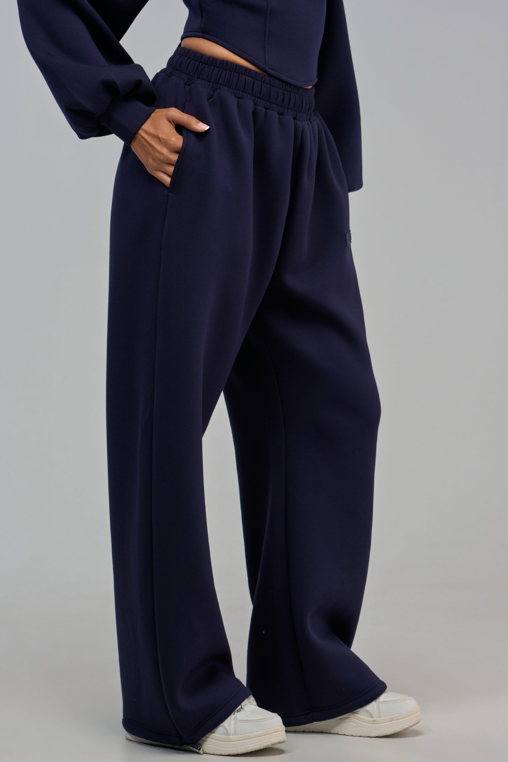 LUXE MIDNIGHT SCULPT JOGGER - Image 7